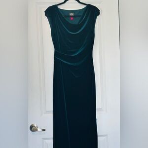 VINCE CAMUTO Maxi Party Dress Emerald Green Velvet Stretch Slit Size 6